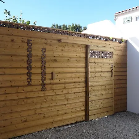 Sejour En Famille A Avail Holiday home