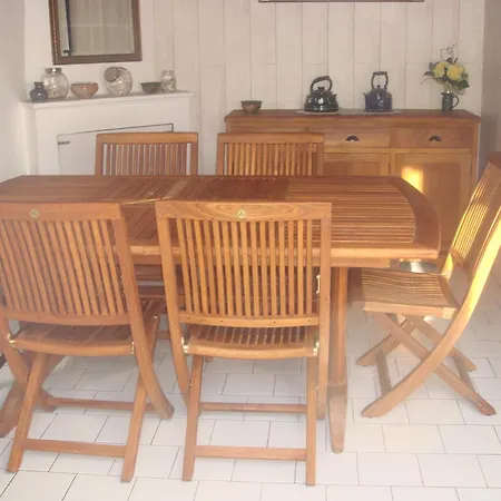 Sejour En Famille A Avail Holiday home